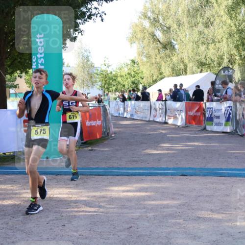 07.09.2025 - 19. Norderstedt Triathlon Zöllner http://msf.ph/oto/8771463 07.09.2025 09:51:19 Ziel 575, 608, 615, 616, 622 meine-sportfotos.de