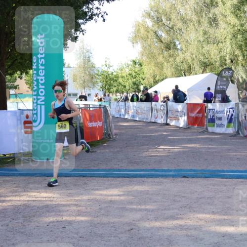 07.09.2025 - 19. Norderstedt Triathlon Zöllner http://msf.ph/oto/8771626 07.09.2025 09:53:03 Ziel 560, 581 meine-sportfotos.de