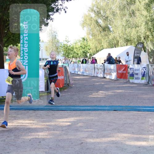 07.09.2025 - 19. Norderstedt Triathlon Zöllner http://msf.ph/oto/8771693 07.09.2025 09:53:46 Ziel 589, 610 meine-sportfotos.de