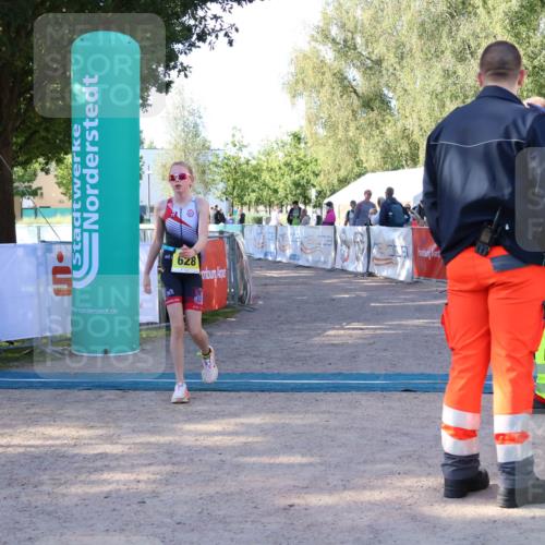 07.09.2025 - 19. Norderstedt Triathlon Zöllner http://msf.ph/oto/8771835 07.09.2025 09:55:06 Ziel 628 meine-sportfotos.de