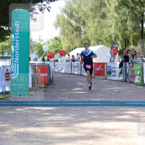 07.09.2025 - 19. Norderstedt Triathlon Zöllner http://msf.ph/oto/8772022 07.09.2025 10:40:33 Ziel 1127 meine-sportfotos.de