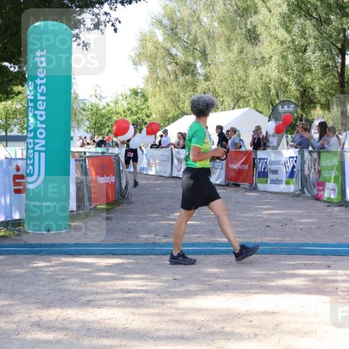 07.09.2025 - 19. Norderstedt Triathlon Zöllner http://msf.ph/oto/8772040 07.09.2025 10:42:00 Ziel 1132 meine-sportfotos.de