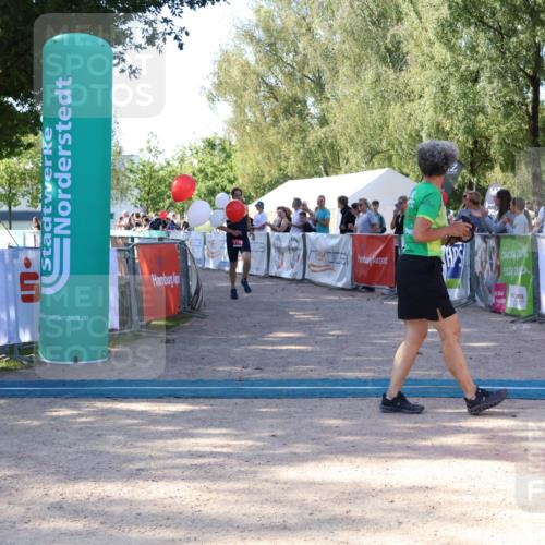 07.09.2025 - 19. Norderstedt Triathlon Zöllner http://msf.ph/oto/8772045 07.09.2025 10:42:01 Ziel 1132 meine-sportfotos.de