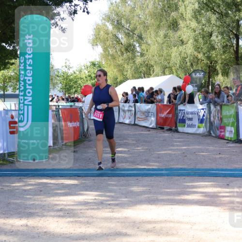 07.09.2025 - 19. Norderstedt Triathlon Zöllner http://msf.ph/oto/8772172 07.09.2025 10:45:38 Ziel 1111 meine-sportfotos.de