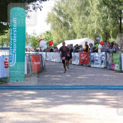 07.09.2025 - 19. Norderstedt Triathlon Zöllner http://msf.ph/oto/8772333 07.09.2025 10:48:21 Ziel 1110, 1151 meine-sportfotos.de