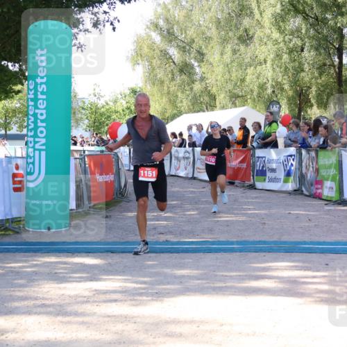 07.09.2025 - 19. Norderstedt Triathlon Zöllner http://msf.ph/oto/8772353 07.09.2025 10:48:22 Ziel 1110, 1151 meine-sportfotos.de
