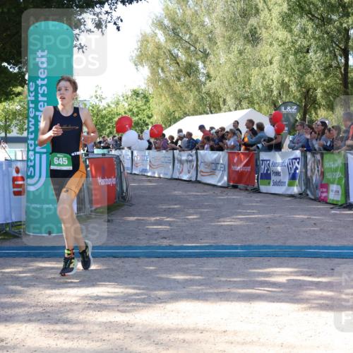 07.09.2025 - 19. Norderstedt Triathlon Zöllner http://msf.ph/oto/8772469 07.09.2025 10:49:19 Ziel 645, 675 meine-sportfotos.de