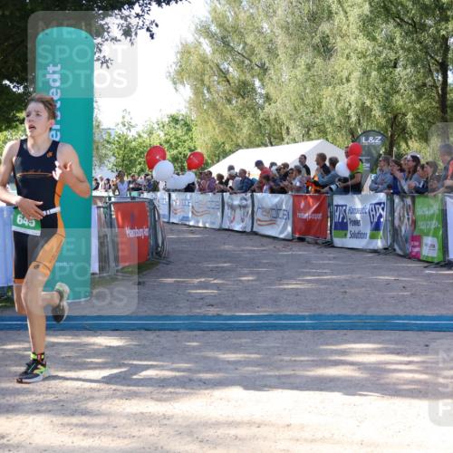 07.09.2025 - 19. Norderstedt Triathlon Zöllner http://msf.ph/oto/8772471 07.09.2025 10:49:19 Ziel 645, 675 meine-sportfotos.de