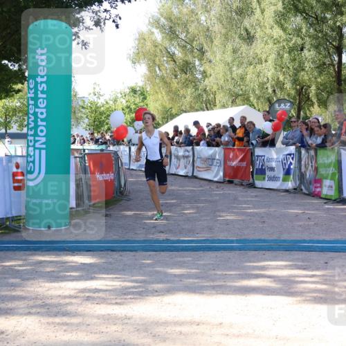 07.09.2025 - 19. Norderstedt Triathlon Zöllner http://msf.ph/oto/8772480 07.09.2025 10:49:23 Ziel 645, 675 meine-sportfotos.de