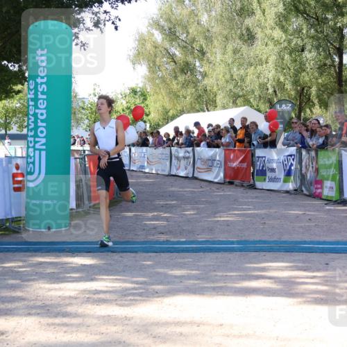 07.09.2025 - 19. Norderstedt Triathlon Zöllner http://msf.ph/oto/8772492 07.09.2025 10:49:23 Ziel 645, 675 meine-sportfotos.de