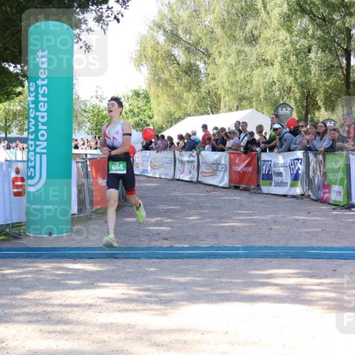 07.09.2025 - 19. Norderstedt Triathlon Zöllner http://msf.ph/oto/8772526 07.09.2025 10:50:15 Ziel 664 meine-sportfotos.de