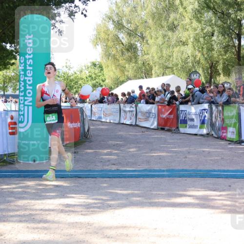 07.09.2025 - 19. Norderstedt Triathlon Zöllner http://msf.ph/oto/8772537 07.09.2025 10:50:15 Ziel 664 meine-sportfotos.de