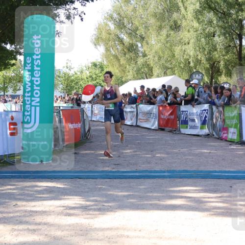 07.09.2025 - 19. Norderstedt Triathlon Zöllner http://msf.ph/oto/8772648 07.09.2025 10:51:54 Ziel 648, 673, 686 meine-sportfotos.de