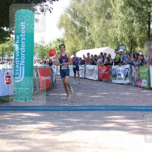 07.09.2025 - 19. Norderstedt Triathlon Zöllner http://msf.ph/oto/8772651 07.09.2025 10:51:54 Ziel 648, 673, 686 meine-sportfotos.de
