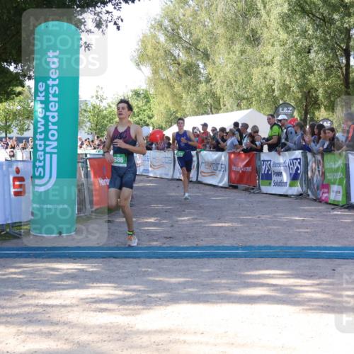 07.09.2025 - 19. Norderstedt Triathlon Zöllner http://msf.ph/oto/8772655 07.09.2025 10:51:54 Ziel 648, 673, 686 meine-sportfotos.de