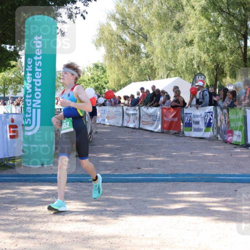 07.09.2025 - 19. Norderstedt Triathlon Zöllner http://msf.ph/oto/8772863 07.09.2025 10:52:52 Ziel 84, 652, 1130 meine-sportfotos.de