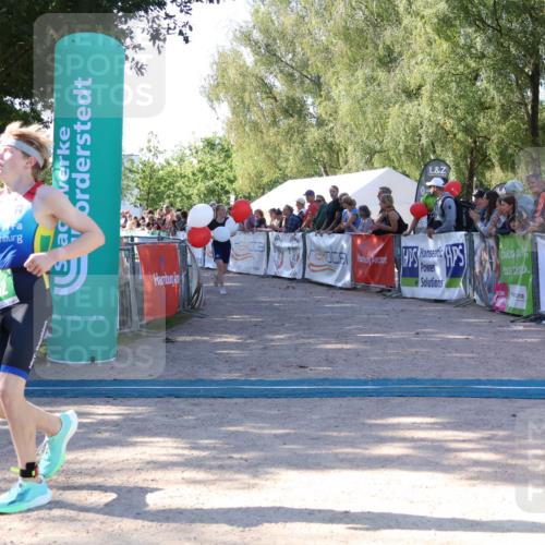 07.09.2025 - 19. Norderstedt Triathlon Zöllner http://msf.ph/oto/8772868 07.09.2025 10:52:52 Ziel 84, 652, 1130 meine-sportfotos.de