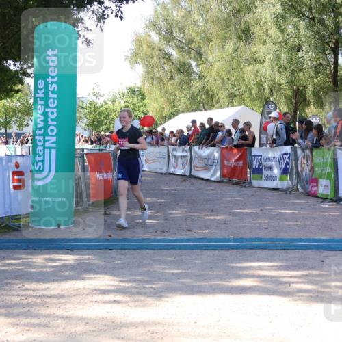 07.09.2025 - 19. Norderstedt Triathlon Zöllner http://msf.ph/oto/8772876 07.09.2025 10:52:57 Ziel 652, 690, 1130 meine-sportfotos.de
