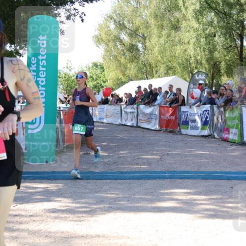 07.09.2025 - 19. Norderstedt Triathlon Zöllner http://msf.ph/oto/8773097 07.09.2025 10:54:45 Ziel 657, 1131 meine-sportfotos.de