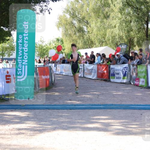 07.09.2025 - 19. Norderstedt Triathlon Zöllner http://msf.ph/oto/8773727 07.09.2025 10:57:52 Ziel 655, 669, 1125 meine-sportfotos.de