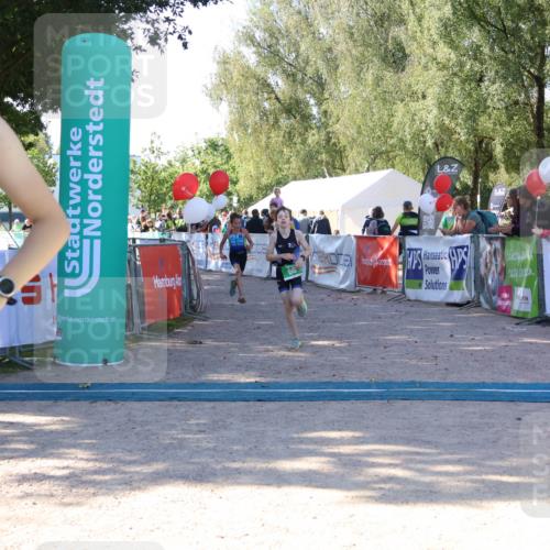 07.09.2025 - 19. Norderstedt Triathlon Zöllner http://msf.ph/oto/8774528 07.09.2025 11:03:06 Ziel 56, 66, 124 meine-sportfotos.de