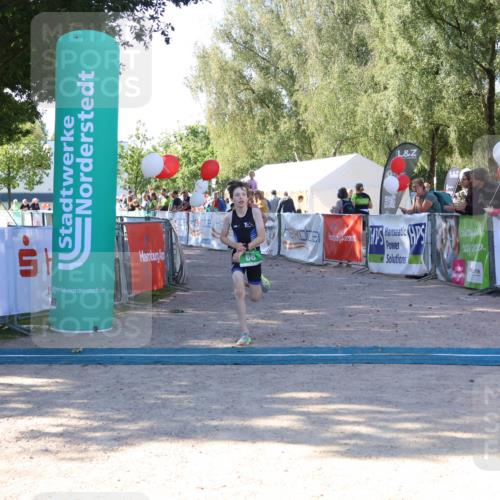 07.09.2025 - 19. Norderstedt Triathlon Zöllner http://msf.ph/oto/8774544 07.09.2025 11:03:06 Ziel 56, 66, 124 meine-sportfotos.de