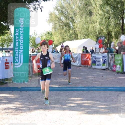 07.09.2025 - 19. Norderstedt Triathlon Zöllner http://msf.ph/oto/8774559 07.09.2025 11:03:07 Ziel 56, 66, 124 meine-sportfotos.de