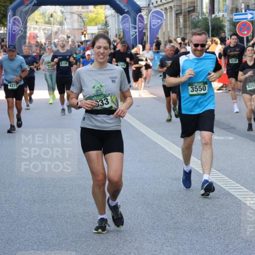 07.09.2025 - BARMER Alsterlauf Strokosch-Dieckow http://msf.ph/oto/8774591 07.09.2025 10:08:38 Ziel 2367, 2489, 3130, 3201, 3202, 3203, 3224, 3475, 3637, 3784, 3795, 3883, 3900, 4057, 4084, 4348, 4458, 4567, 4568, 4803, 4952, 5089, 5255, 5262, 5307, 5369, 5600, 5601, 5663, 5883, 6033, 6046, 6081, 6083, 6090, 6092, 6196, 6260, 8109, 8130 meine-sportfotos.de