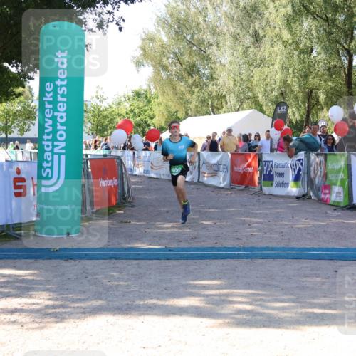 07.09.2025 - 19. Norderstedt Triathlon Zöllner http://msf.ph/oto/8774774 07.09.2025 11:05:01 Ziel 110, 650 meine-sportfotos.de