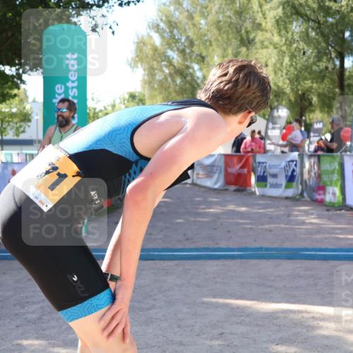 07.09.2025 - 19. Norderstedt Triathlon Zöllner http://msf.ph/oto/8775633 07.09.2025 11:49:26 Ziel 196, 1355 meine-sportfotos.de