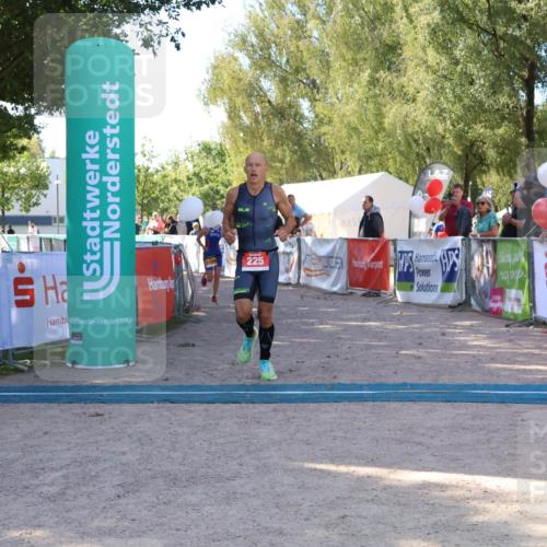 07.09.2025 - 19. Norderstedt Triathlon Zöllner http://msf.ph/oto/8775715 07.09.2025 11:51:03 Ziel 225, 1185, 1335 meine-sportfotos.de