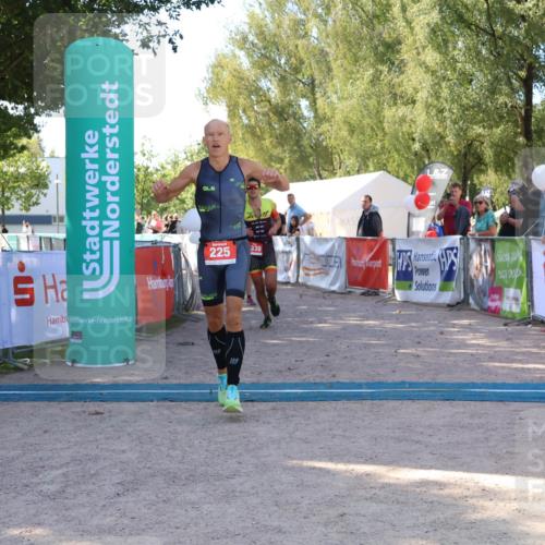 07.09.2025 - 19. Norderstedt Triathlon Zöllner http://msf.ph/oto/8775720 07.09.2025 11:51:04 Ziel 225, 1185, 1335 meine-sportfotos.de