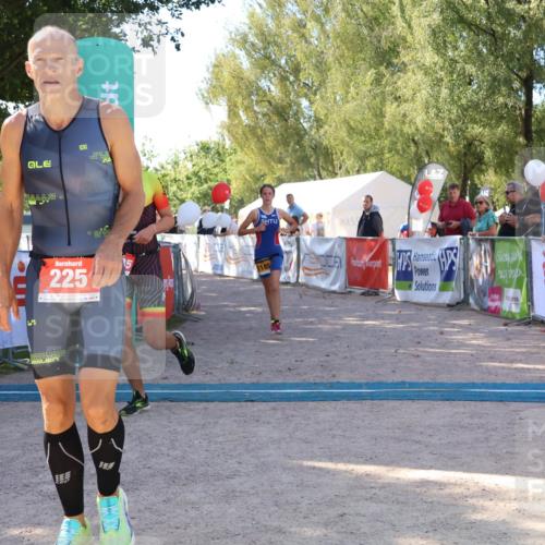 07.09.2025 - 19. Norderstedt Triathlon Zöllner http://msf.ph/oto/8775740 07.09.2025 11:51:05 Ziel 225, 1185, 1335 meine-sportfotos.de