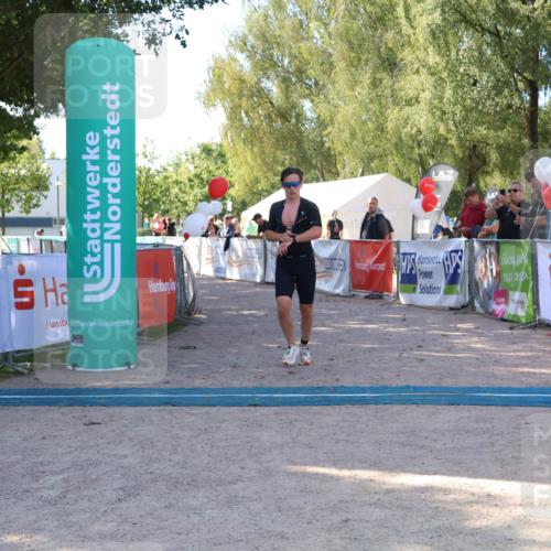 07.09.2025 - 19. Norderstedt Triathlon Zöllner http://msf.ph/oto/8775771 07.09.2025 11:51:44 Ziel 1198 meine-sportfotos.de