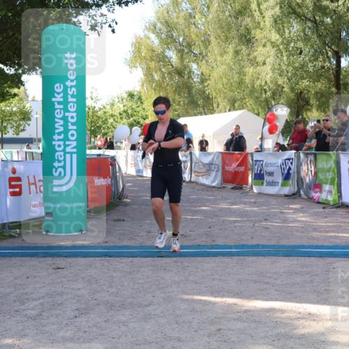07.09.2025 - 19. Norderstedt Triathlon Zöllner http://msf.ph/oto/8775783 07.09.2025 11:51:45 Ziel 1198 meine-sportfotos.de