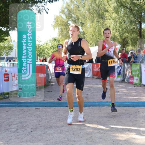 07.09.2025 - 19. Norderstedt Triathlon Zöllner http://msf.ph/oto/8775907 07.09.2025 11:53:35 Ziel 204, 1174, 1203 meine-sportfotos.de