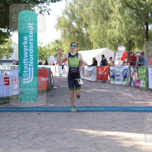 07.09.2025 - 19. Norderstedt Triathlon Zöllner http://msf.ph/oto/8775948 07.09.2025 11:54:09 Ziel 1180 meine-sportfotos.de