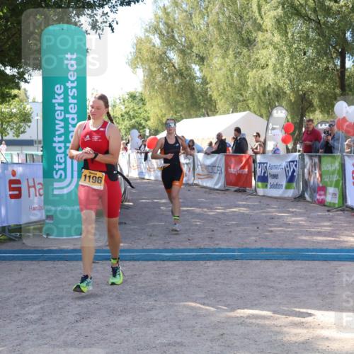 07.09.2025 - 19. Norderstedt Triathlon Zöllner http://msf.ph/oto/8775993 07.09.2025 11:54:25 Ziel 1168, 1196 meine-sportfotos.de