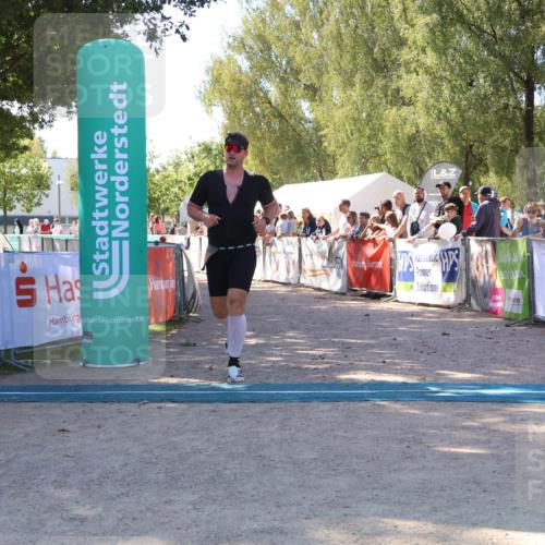 07.09.2025 - 19. Norderstedt Triathlon Zöllner http://msf.ph/oto/8778110 07.09.2025 12:24:27 Ziel 138, 152, 281 meine-sportfotos.de