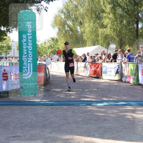 07.09.2025 - 19. Norderstedt Triathlon Zöllner http://msf.ph/oto/8778565 07.09.2025 12:30:29 Ziel 279 meine-sportfotos.de