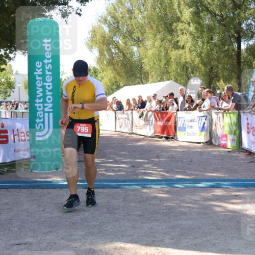 07.09.2025 - 19. Norderstedt Triathlon Zöllner http://msf.ph/oto/8778717 07.09.2025 12:32:20 Ziel 795 meine-sportfotos.de