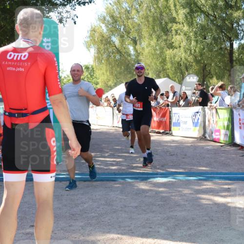 07.09.2025 - 19. Norderstedt Triathlon Zöllner http://msf.ph/oto/8778770 07.09.2025 12:33:45 Ziel 191, 782, 801, 1223, 1265 meine-sportfotos.de