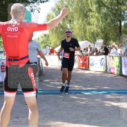 07.09.2025 - 19. Norderstedt Triathlon Zöllner http://msf.ph/oto/8778775 07.09.2025 12:33:45 Ziel 191, 782, 801, 1223, 1265 meine-sportfotos.de