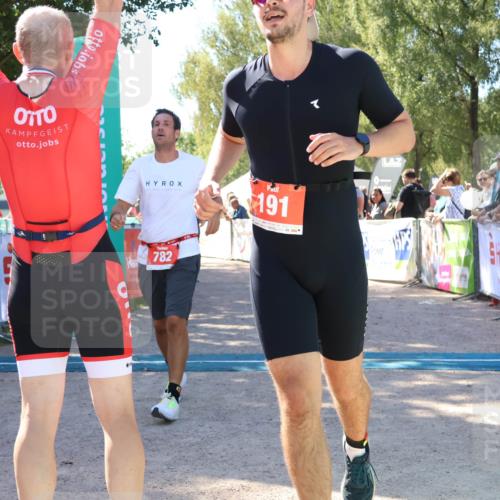 07.09.2025 - 19. Norderstedt Triathlon Zöllner http://msf.ph/oto/8778794 07.09.2025 12:33:47 Ziel 191, 782, 801, 815, 1265 meine-sportfotos.de