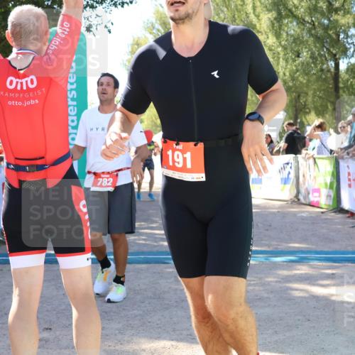 07.09.2025 - 19. Norderstedt Triathlon Zöllner http://msf.ph/oto/8778797 07.09.2025 12:33:47 Ziel 191, 782, 801, 815, 1265 meine-sportfotos.de