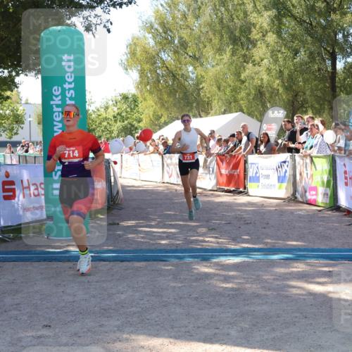 07.09.2025 - 19. Norderstedt Triathlon Zöllner http://msf.ph/oto/8778872 07.09.2025 12:33:59 Ziel 714, 731 meine-sportfotos.de