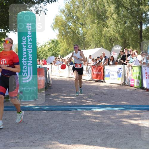 07.09.2025 - 19. Norderstedt Triathlon Zöllner http://msf.ph/oto/8778877 07.09.2025 12:33:59 Ziel 714, 731 meine-sportfotos.de