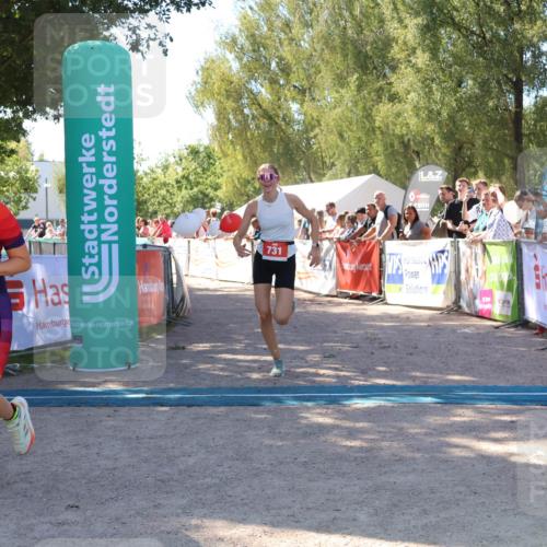 07.09.2025 - 19. Norderstedt Triathlon Zöllner http://msf.ph/oto/8778881 07.09.2025 12:33:59 Ziel 714, 731 meine-sportfotos.de