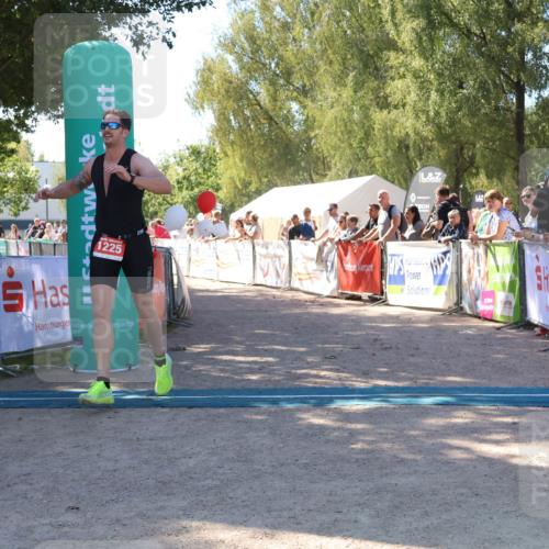 07.09.2025 - 19. Norderstedt Triathlon Zöllner http://msf.ph/oto/8778926 07.09.2025 12:34:21 Ziel 1225 meine-sportfotos.de