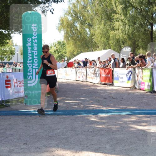 07.09.2025 - 19. Norderstedt Triathlon Zöllner http://msf.ph/oto/8779051 07.09.2025 12:35:55 Ziel 845 meine-sportfotos.de